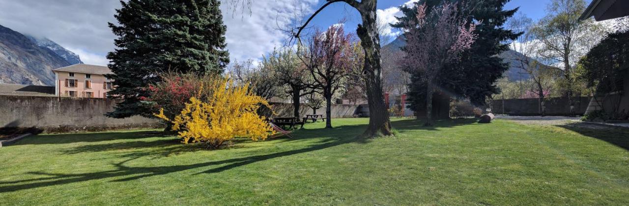 سان-جان-دي-موريين Chalet Les Cols - Chambres Avec Terrasse & Jardin - Proche De La Nouvelle Gare المظهر الخارجي الصورة