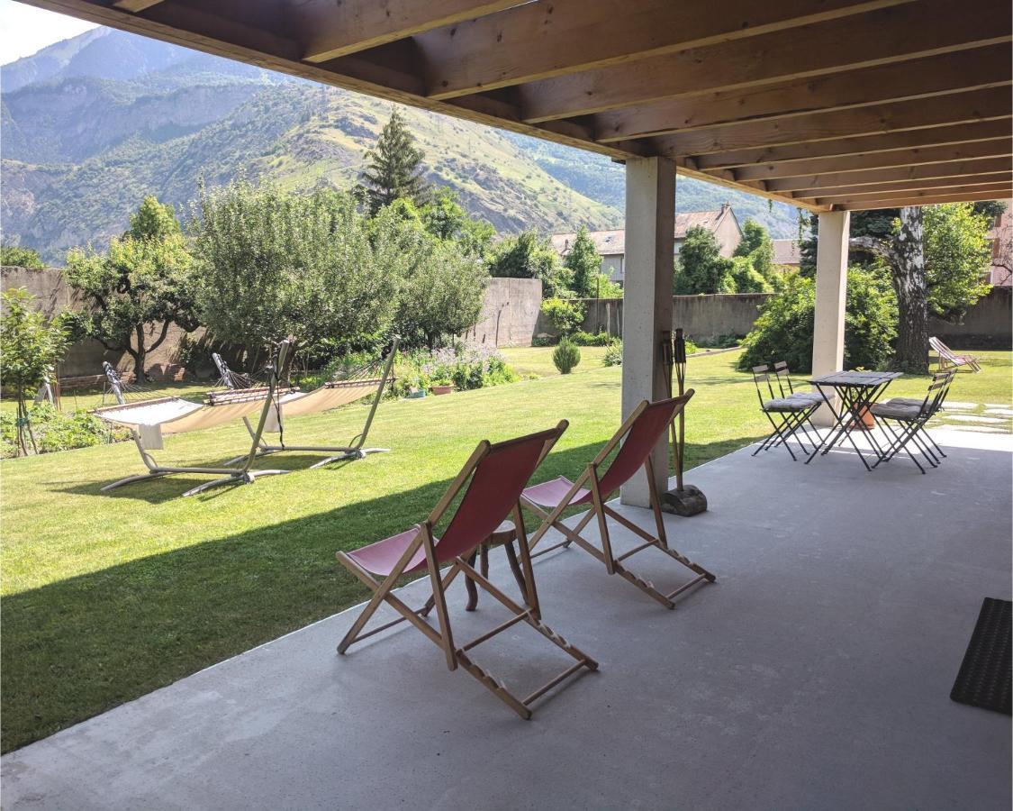 سان-جان-دي-موريين Chalet Les Cols - Chambres Avec Terrasse & Jardin - Proche De La Nouvelle Gare المظهر الخارجي الصورة